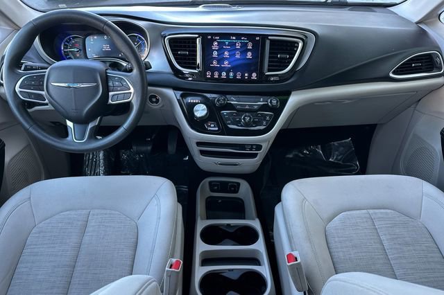 Used 2018 Chrysler Pacifica Touring Plus image 17