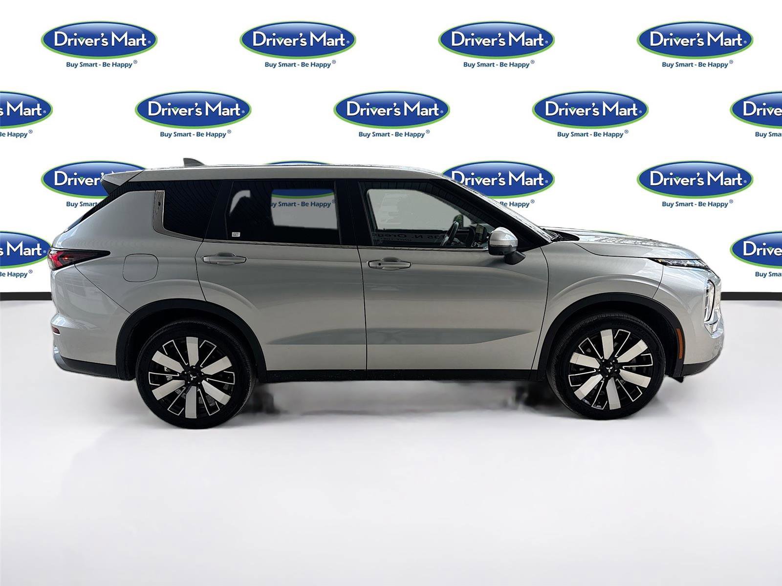 Used 2025 Mitsubishi Outlander SE FWD image 8