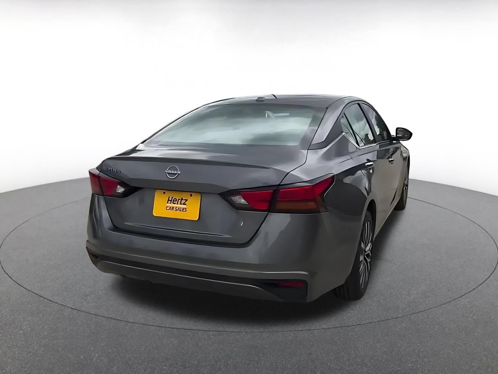 Used 2025 Nissan Altima 2.5 SV FWD image 12