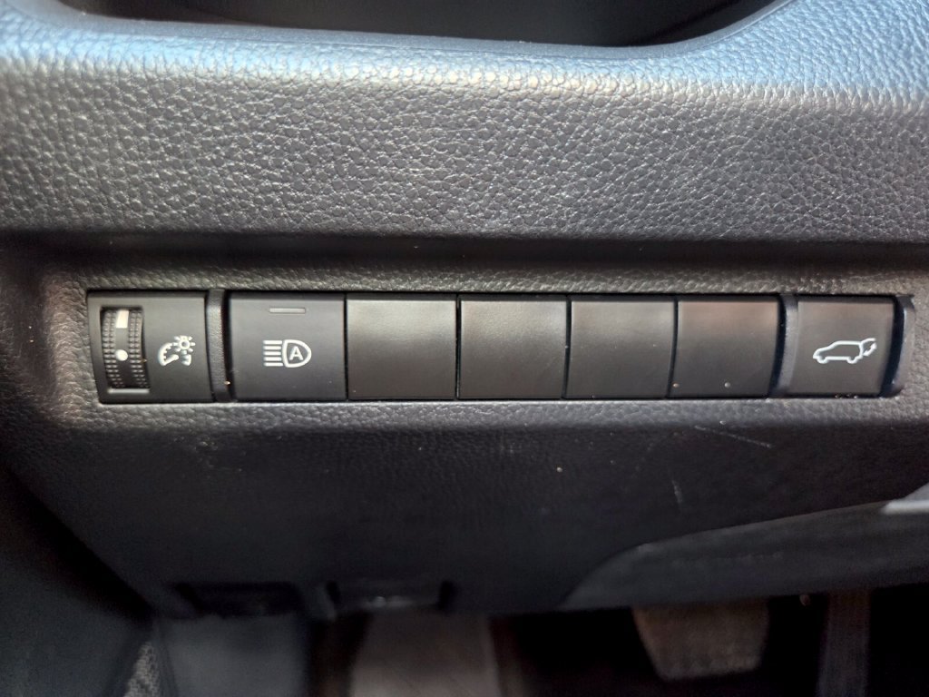 Used 2023 Toyota RAV4 XLE w/ Convenience Package FWD image 12
