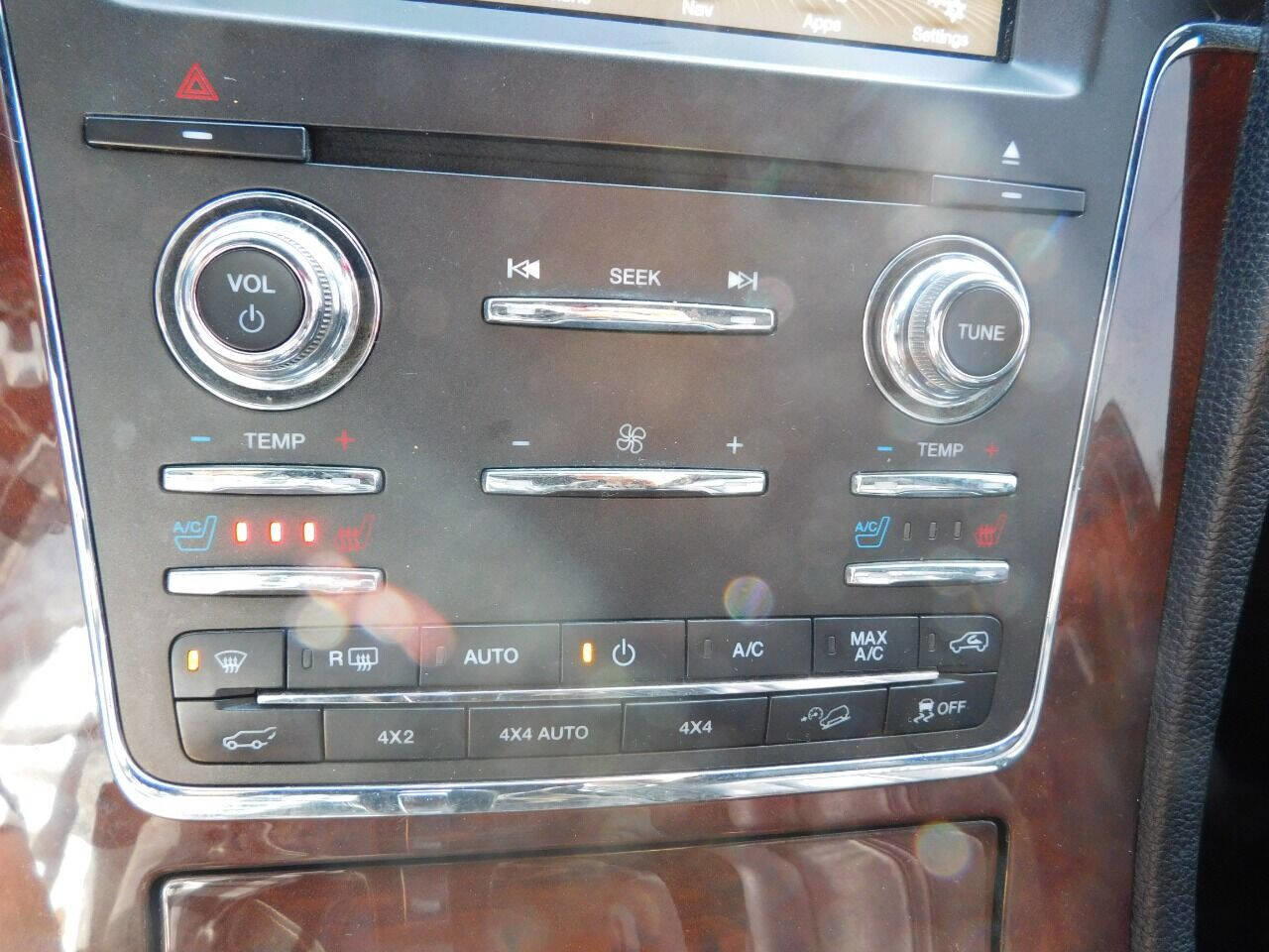 Used 2017 Lincoln Navigator L Select AWD/4WD image 31