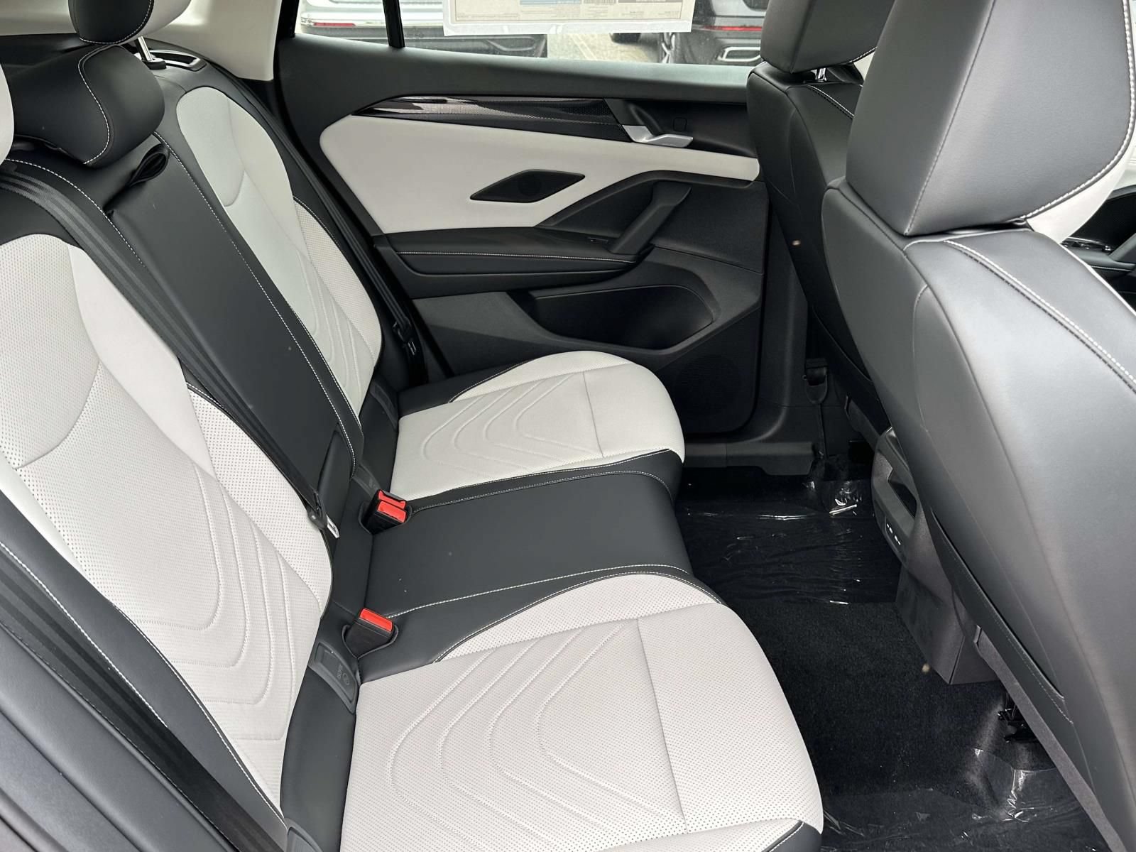 New 2026 Volkswagen Tiguan SE AWD/4WD image 15