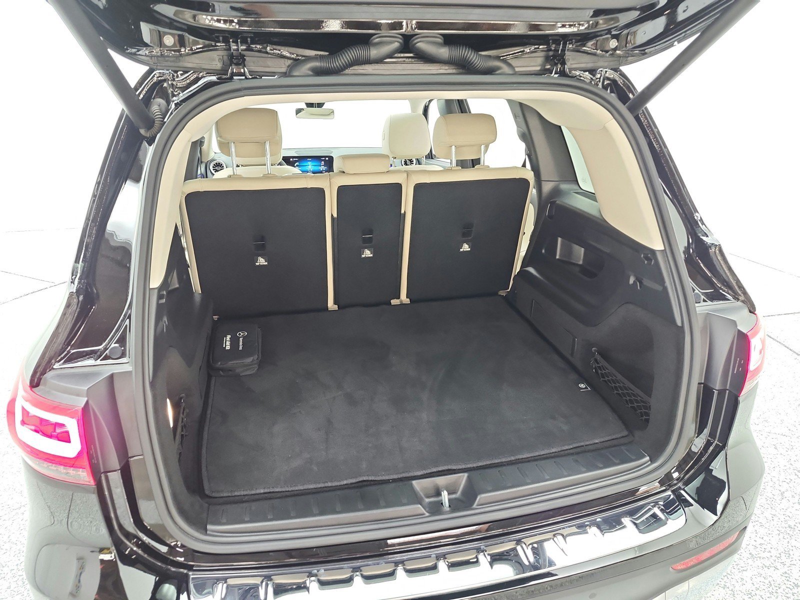 Used 2023 Mercedes-Benz GLB 250 image 22