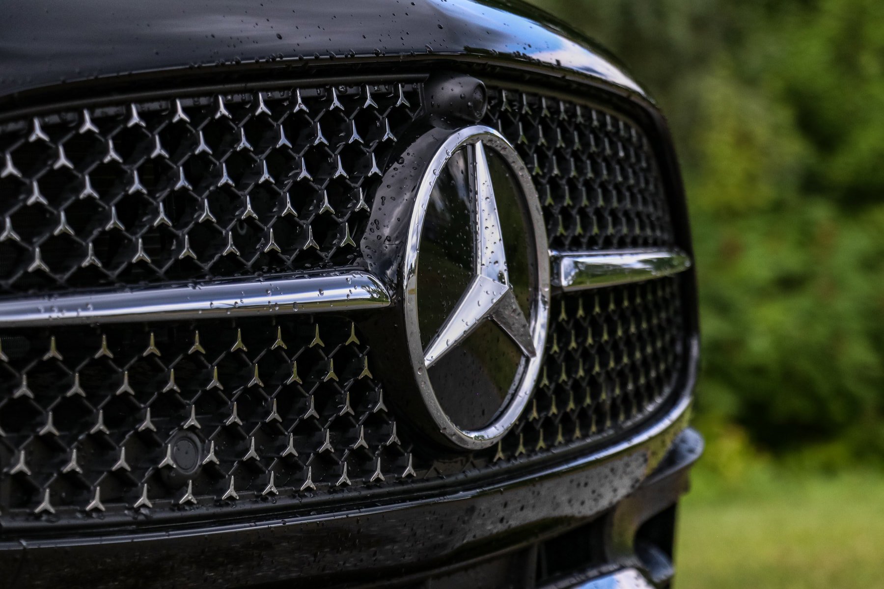 Used 2025 Mercedes-Benz C 300 4MATIC Sedan image 4