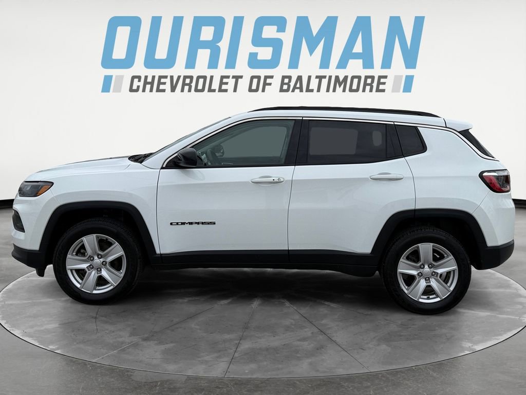 Used 2022 Jeep Compass Latitude w/ Sun and Sound Group AWD/4WD image 4