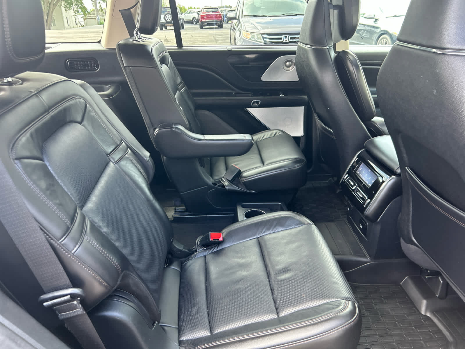 Used 2022 Lincoln Aviator Grand Touring w/ Equipment Group 301A AWD/4WD image 30