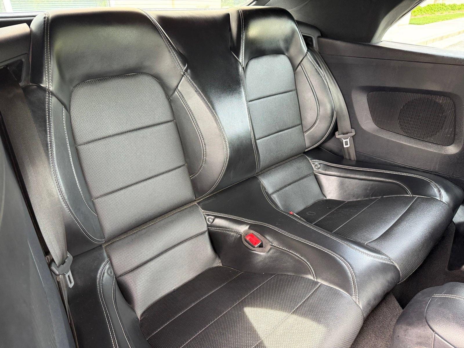 Used 2019 Ford Mustang Premium w/ Equipment Group 201A RWD image 39