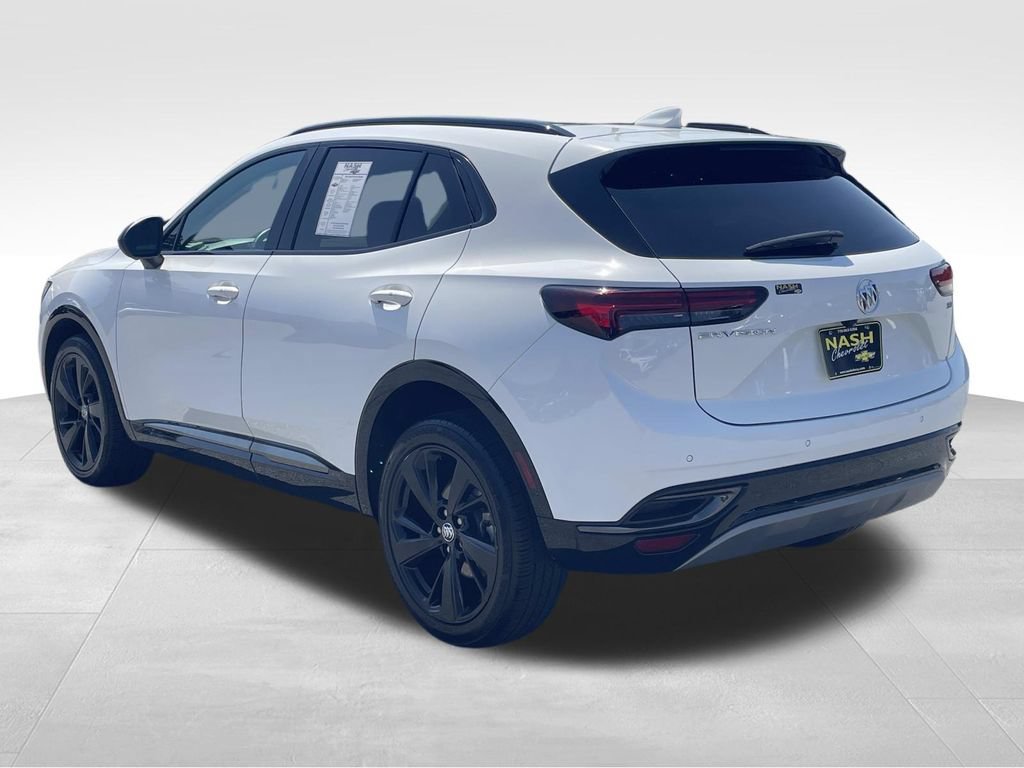 Used 2022 Buick Envision Essence w/ Technology Package I FWD image 5