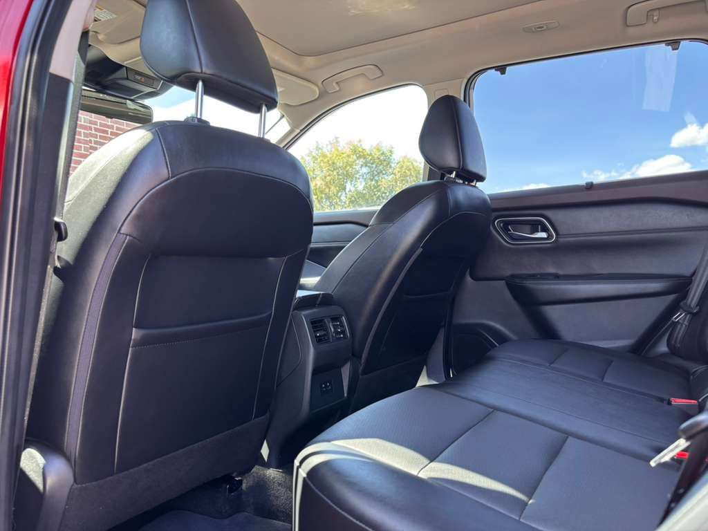 Used 2021 Nissan Rogue SV w/ Premium Package image 28
