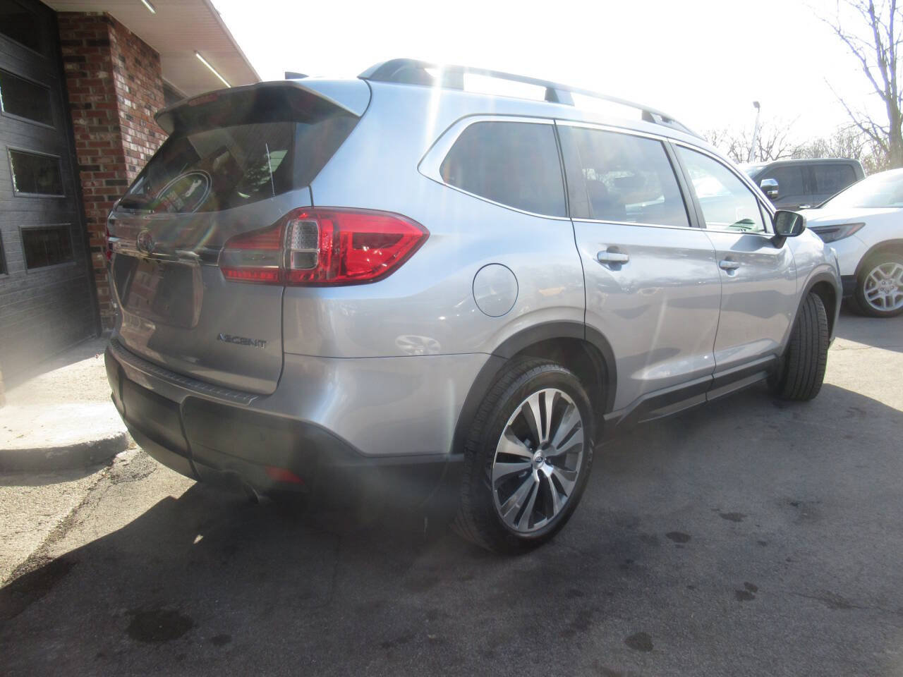 Used 2019 Subaru Ascent Premium AWD/4WD image 9