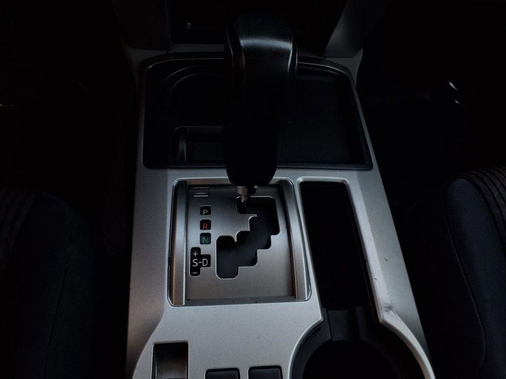 Used 2011 Toyota 4Runner SR5 w/ Convenience Pkg image 9