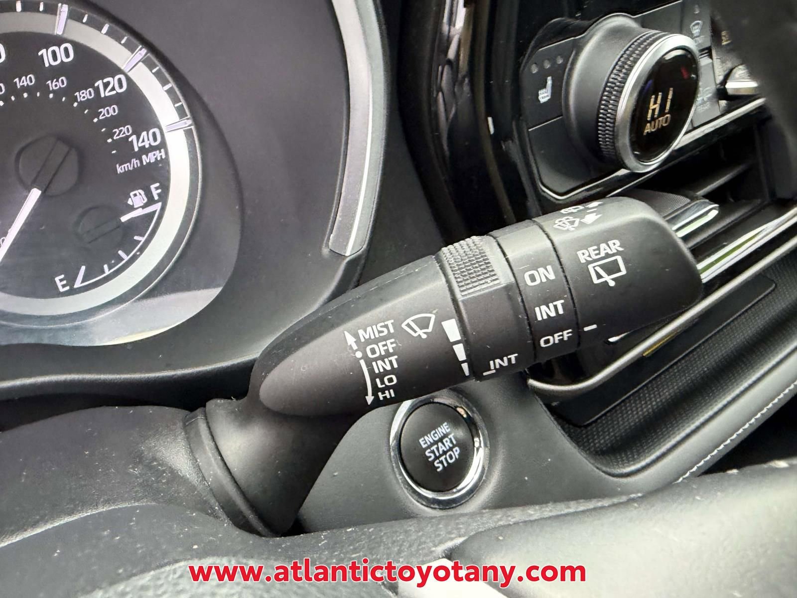 Used 2023 Toyota Highlander XLE image 31