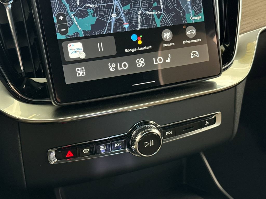 New 2026 Volvo XC90 B6 Plus w/ Protection Package Premier image 21