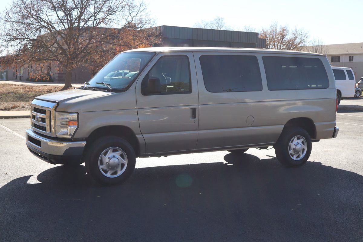 Used 2009 Ford E-350 and Econoline 350 Super Duty Wagon image 10