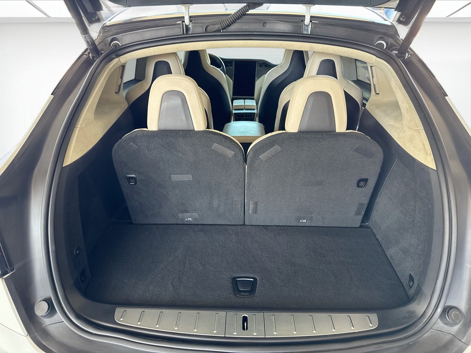 Used 2018 Tesla Model X AWD/4WD image 16