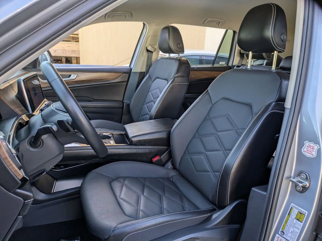 Used 2024 Volkswagen Atlas SE image 23