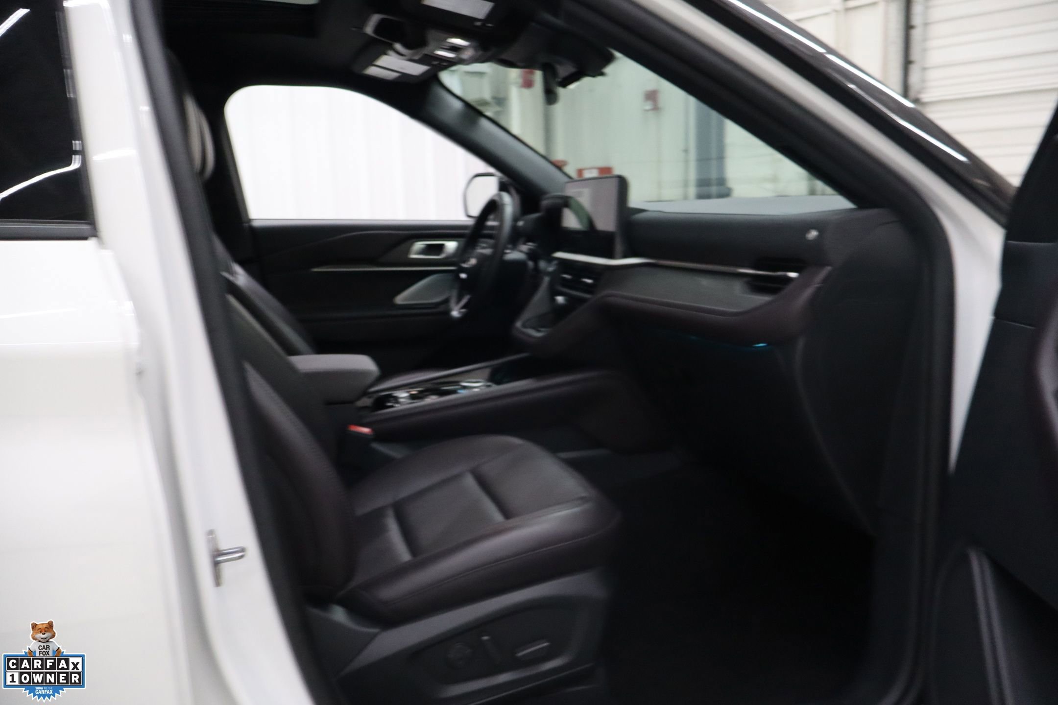 Used 2025 Ford Explorer Platinum image 31