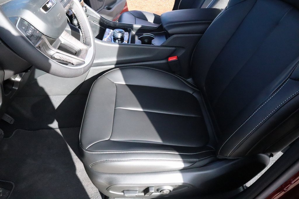 New 2025 Jeep Grand Cherokee L Limited image 12