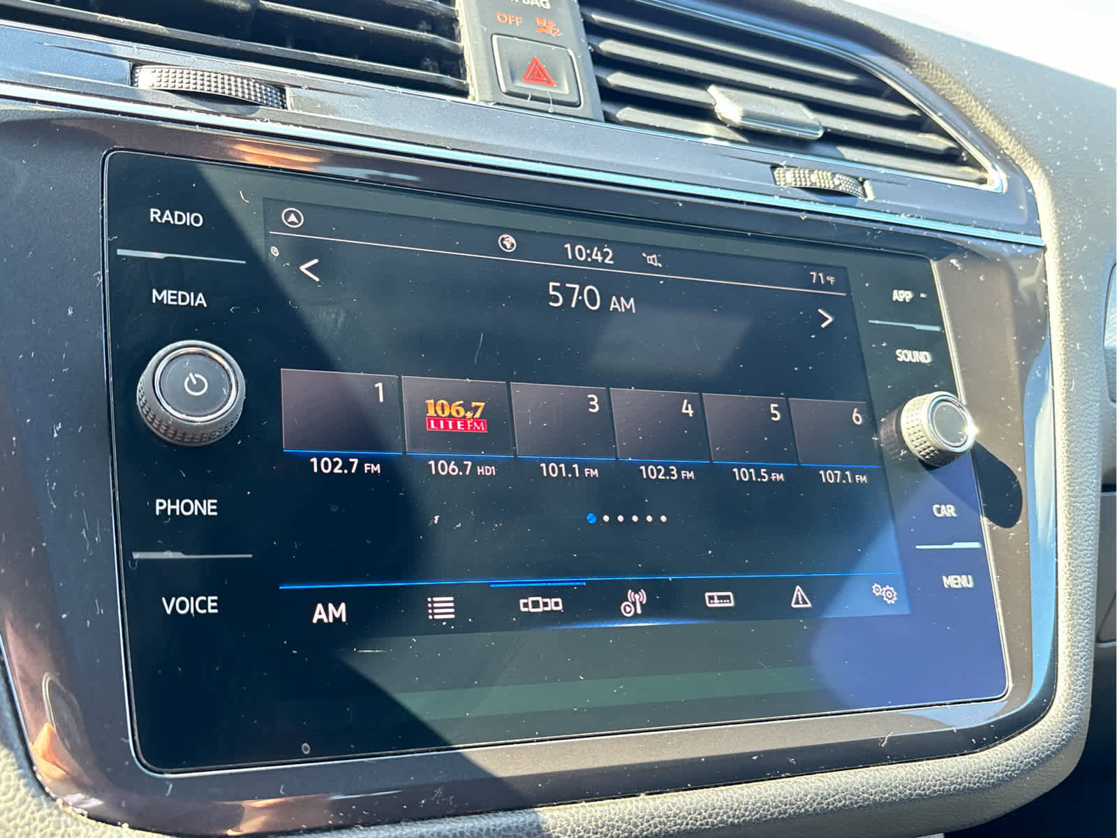 Used 2021 Volkswagen Tiguan SE R-Line image 18