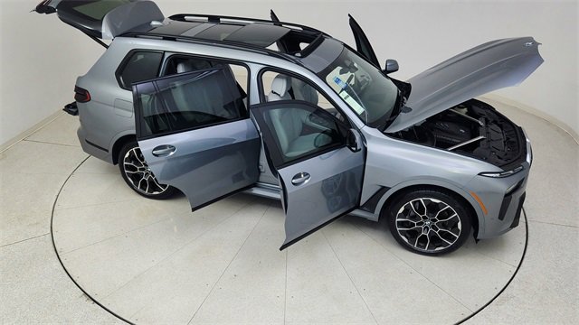 Used 2023 BMW X7 xDrive40i w/ M Sport Package image 91