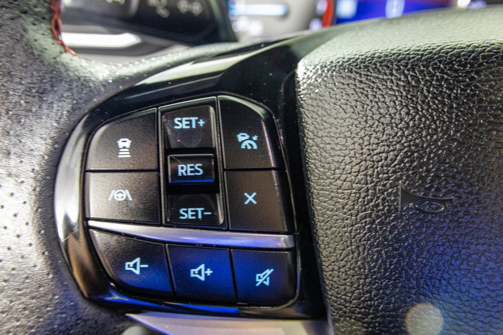 Used 2023 Ford Explorer ST-Line AWD/4WD image 35
