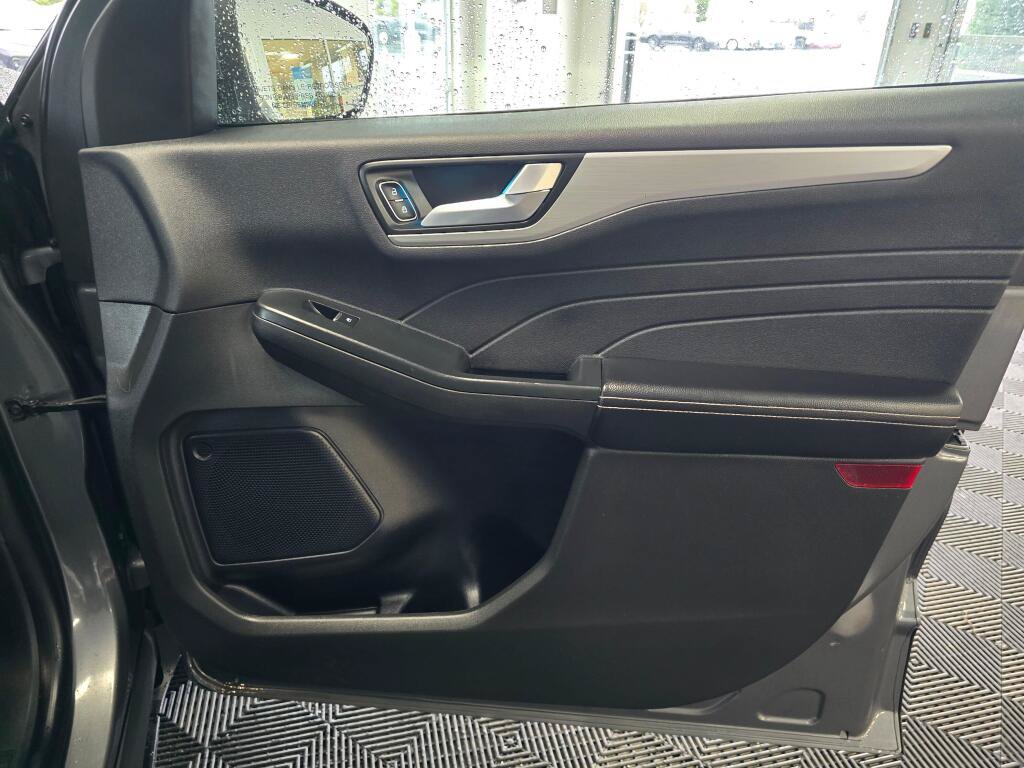 Used 2024 Ford Escape Platinum AWD/4WD image 42