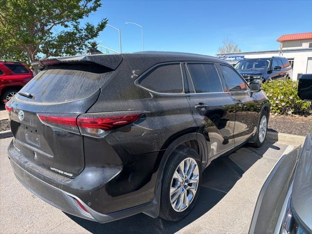 Used 2023 Toyota Highlander Limited AWD/4WD image 4