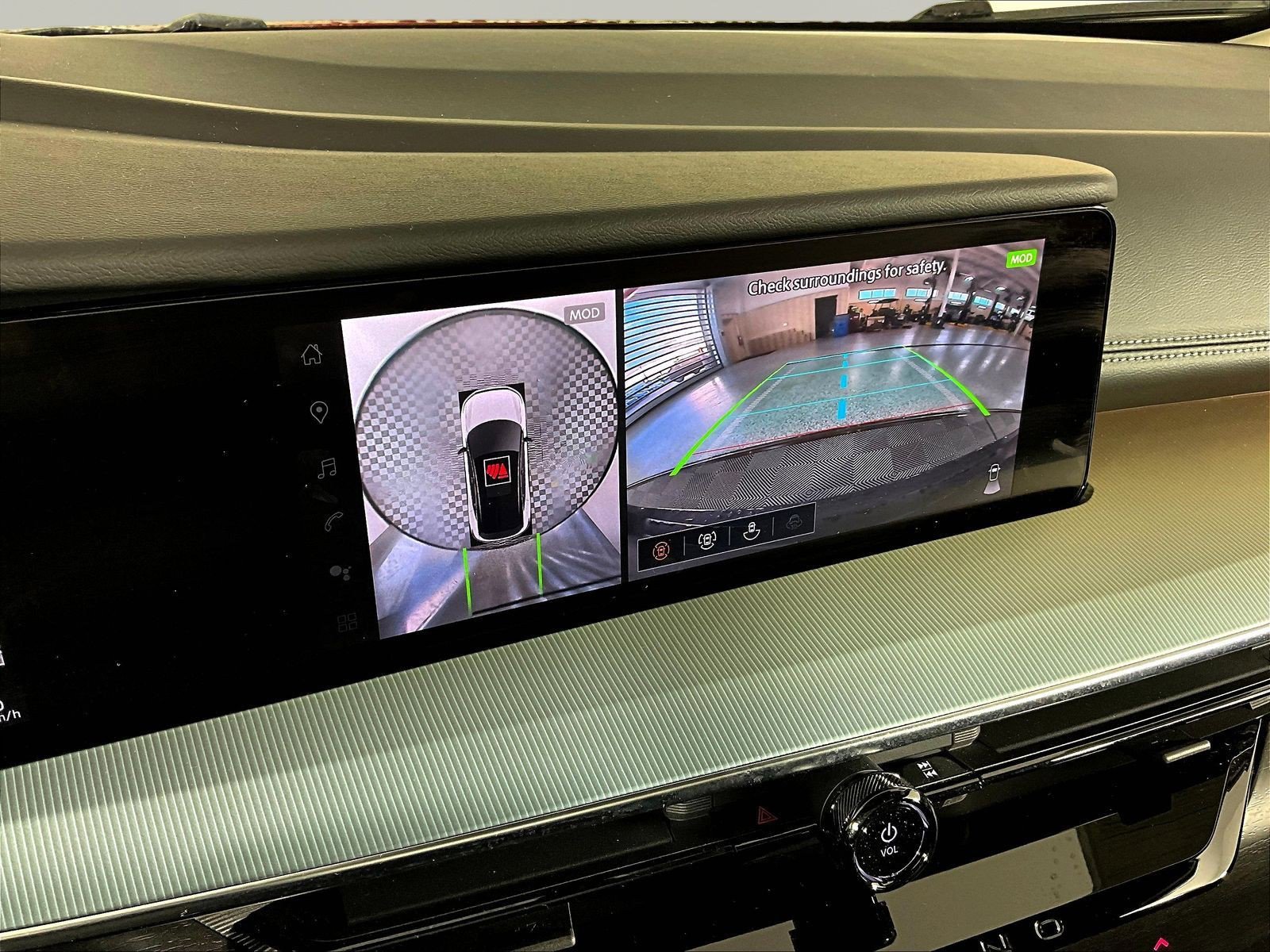 Used 2025 Nissan Murano SL w/ Cargo Package AWD/4WD image 13