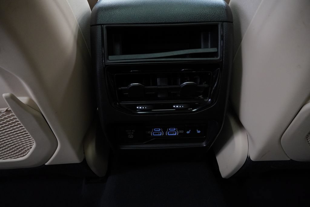 Certified 2022 Jeep Grand Cherokee Limited 4xe w/ Luxury Tech Group II AWD/4WD image 32