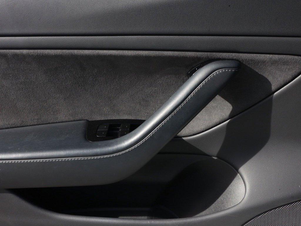 Used 2018 Tesla Model 3 Long Range image 23