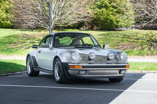 Used 1989 Porsche 911 Carrera RWD image 1