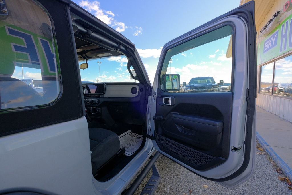 Used 2024 Jeep Wrangler Sport image 11