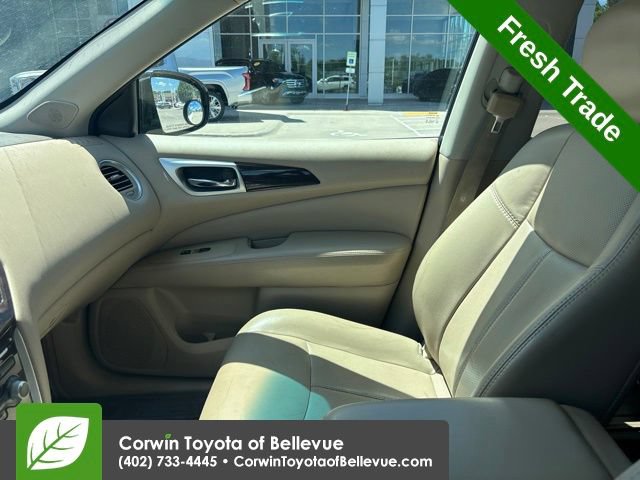 Used 2014 Nissan Pathfinder Platinum AWD/4WD image 15