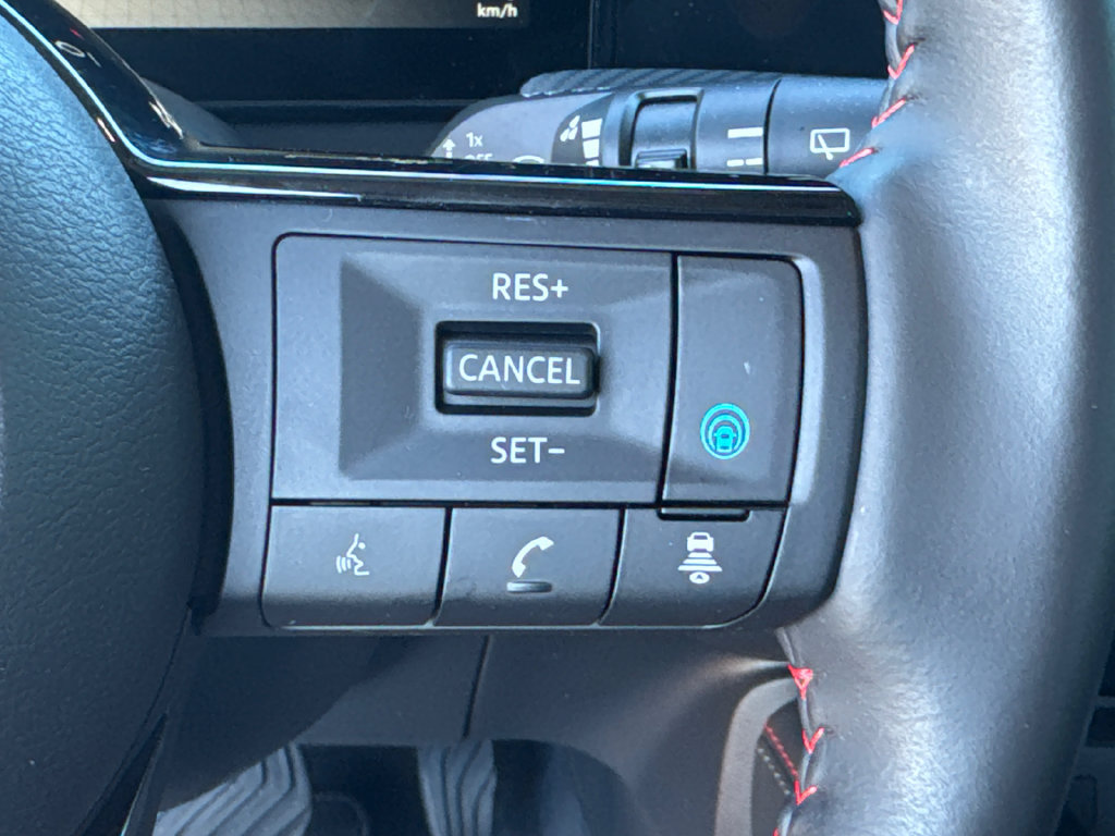Used 2025 Nissan Kicks SR w/ SR Premium Package FWD image 25