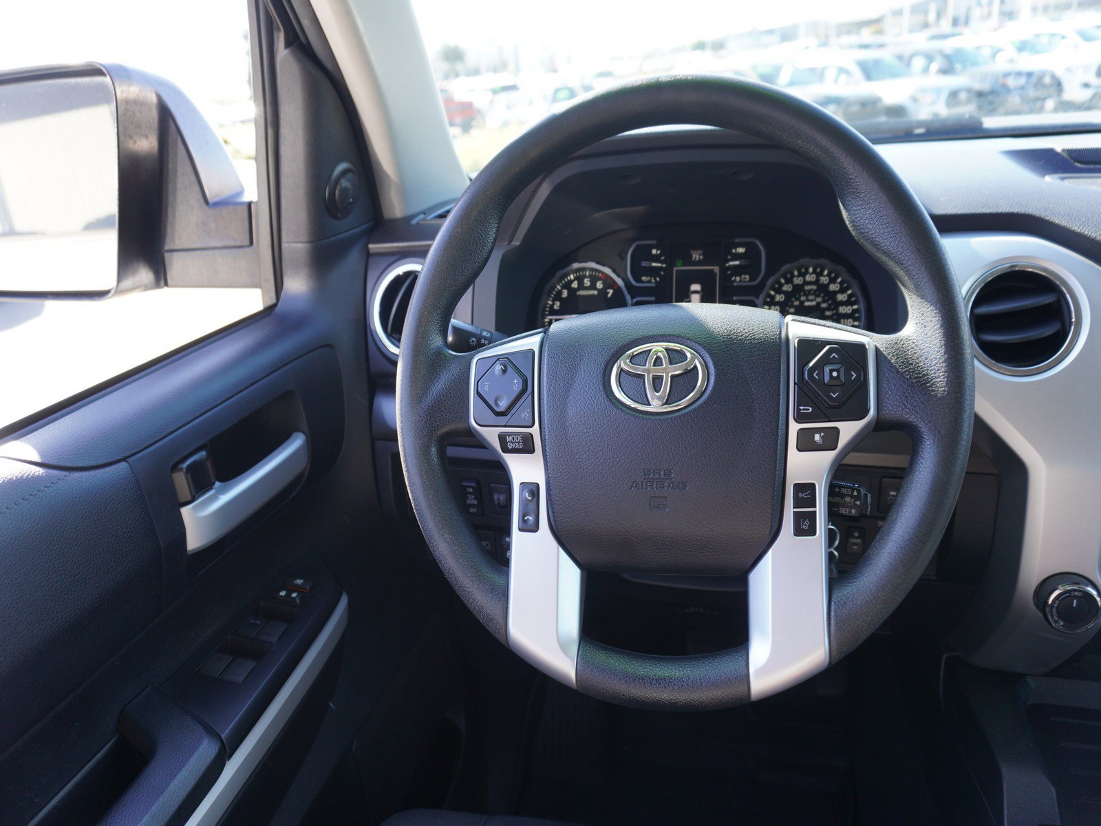Used 2019 Toyota Tundra SR5 w/ SR5 Upgrade Package AWD/4WD image 18