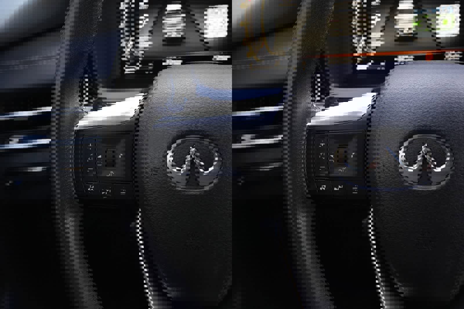 Certified 2023 INFINITI QX60 Luxe w/ Cargo Package FWD image 9