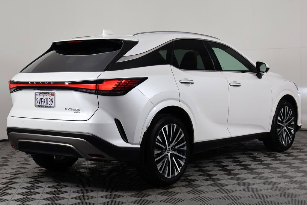 Used 2025 Lexus RX 350 w/ Convenience Package AWD/4WD image 4