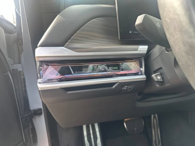 Used 2024 BMW 760i xDrive AWD/4WD image 17