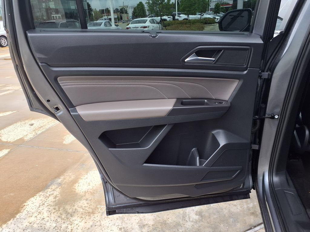 Used 2022 Volkswagen Atlas SEL AWD/4WD image 17