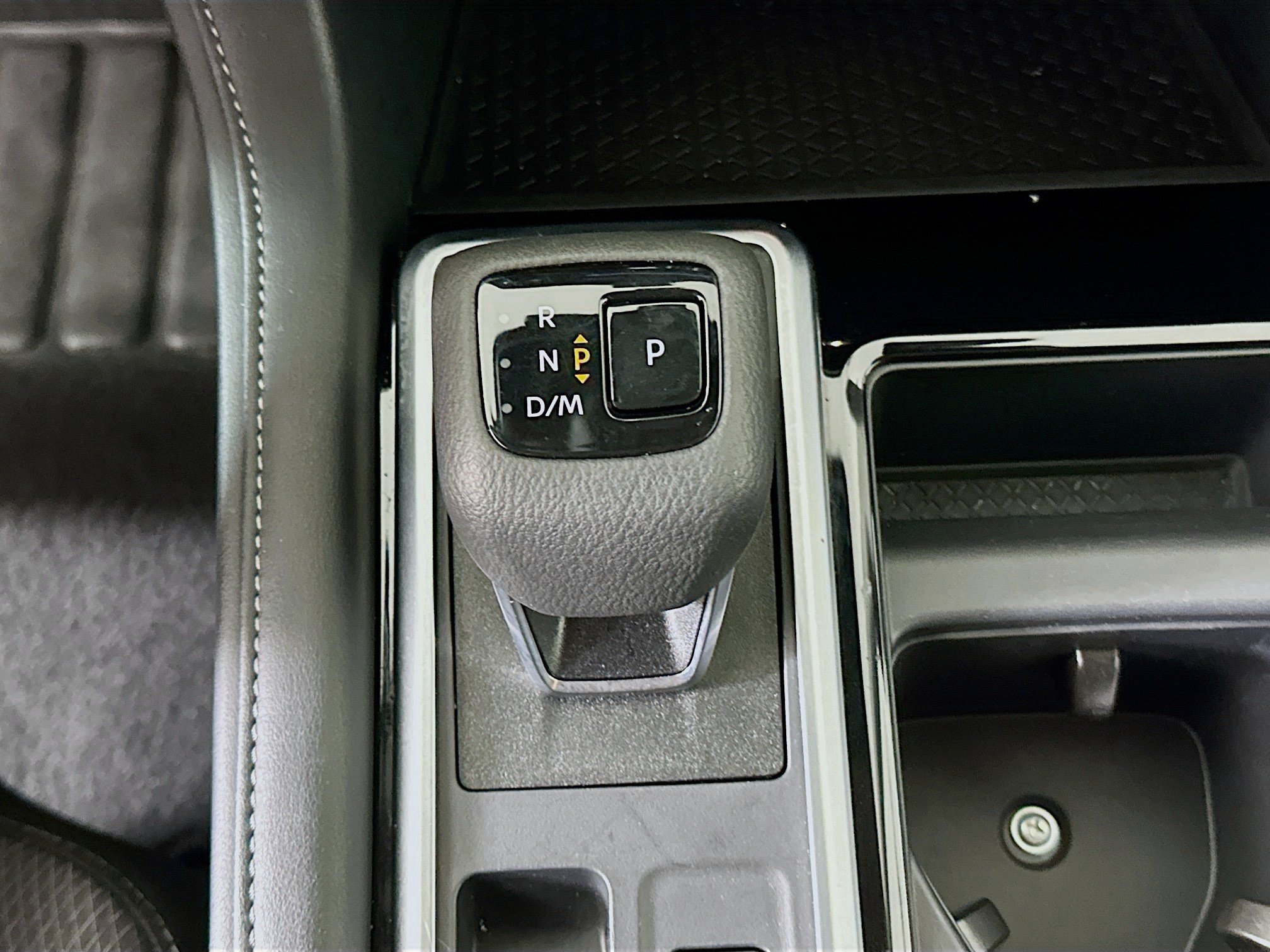 Used 2025 Nissan Pathfinder SV FWD image 24
