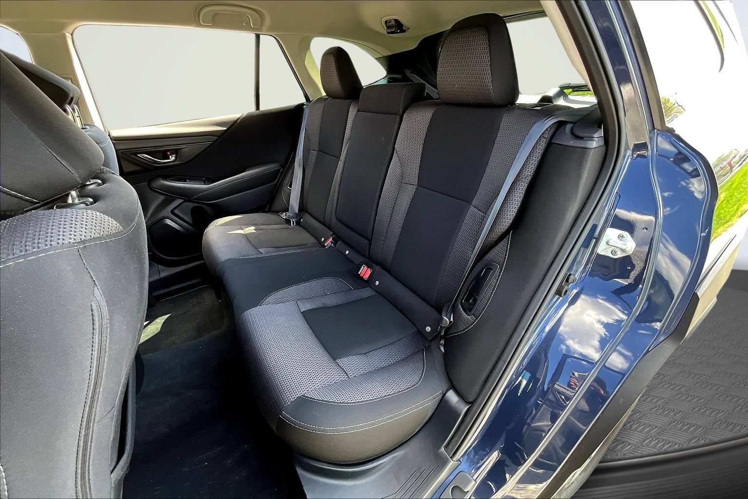 Used 2023 Subaru Outback Premium AWD/4WD image 25