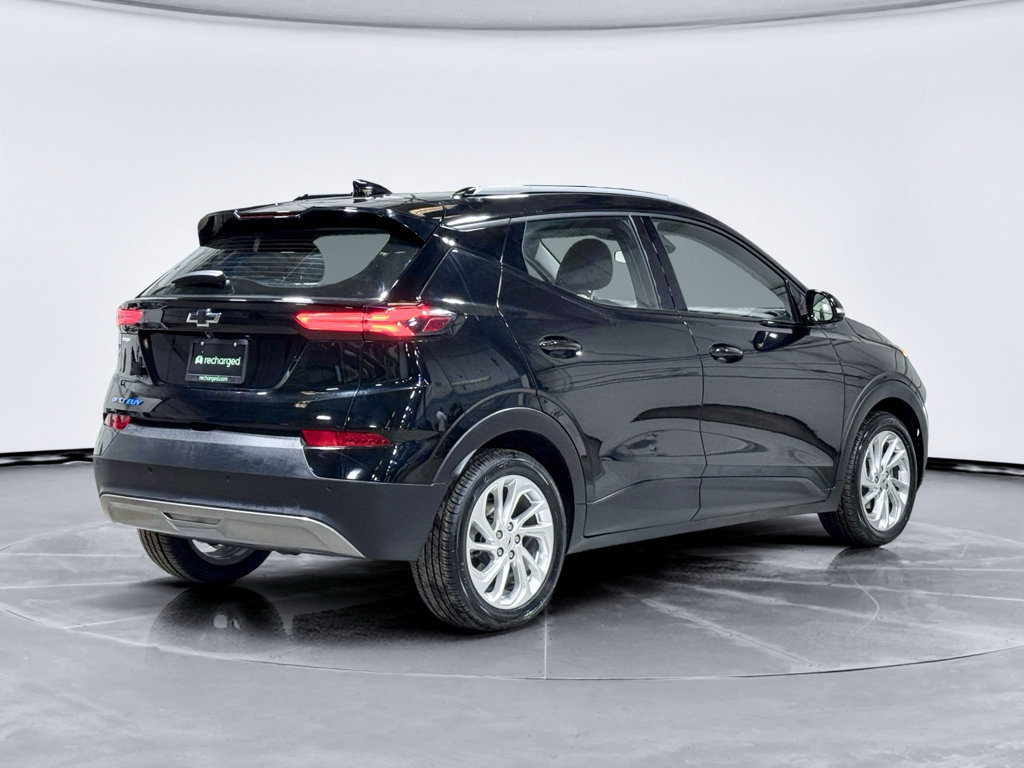 Used 2023 Chevrolet Bolt EUV LT w/ Driver Confidence Package FWD image 3