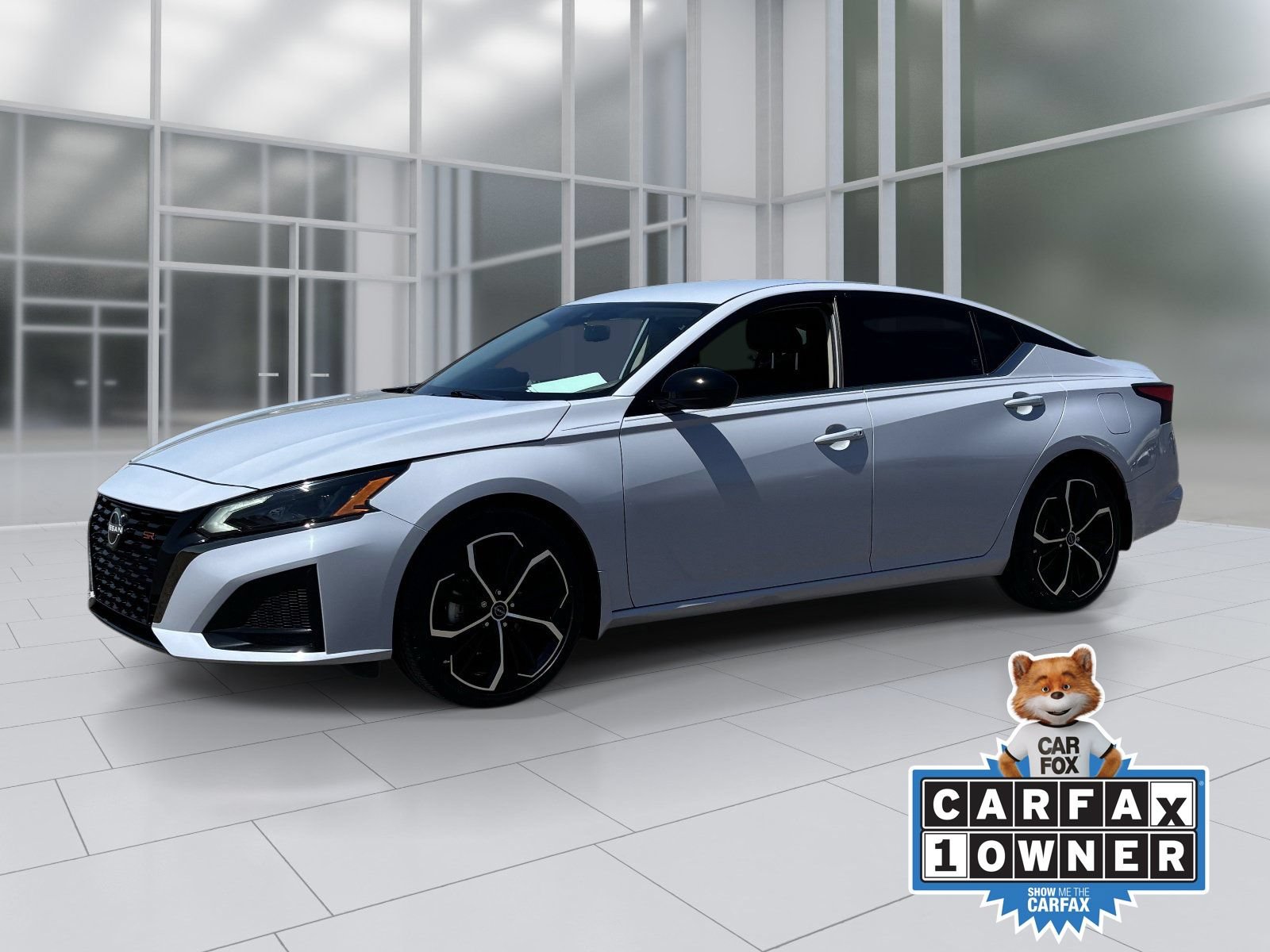 Used 2024 Nissan Altima 2.5 SR FWD image 2