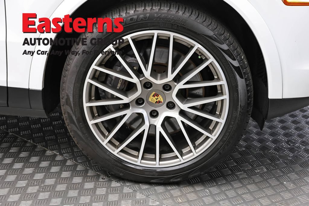 Used 2023 Porsche Cayenne Platinum Edition AWD/4WD image 38