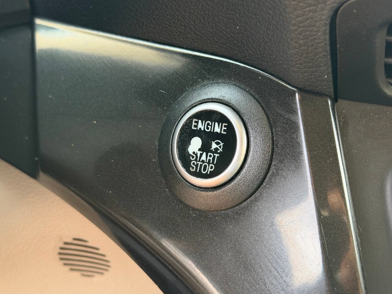 Used 2017 Ford Escape Titanium w/ Equipment Group 301A FWD image 25