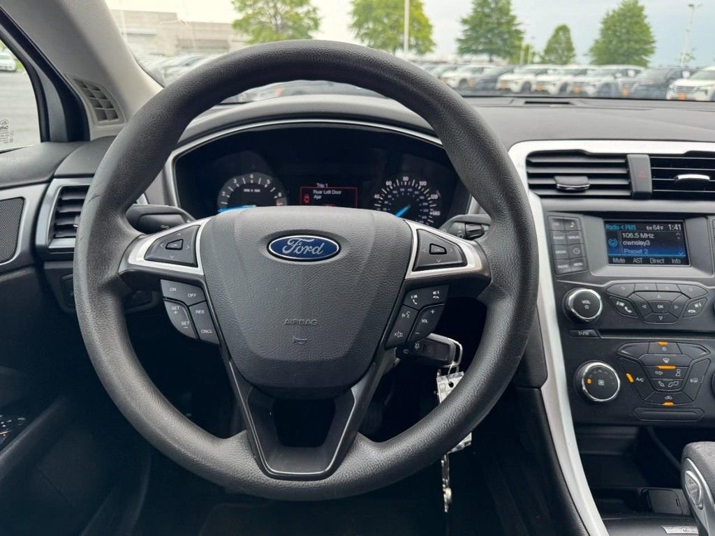 Used 2014 Ford Fusion SE FWD image 12