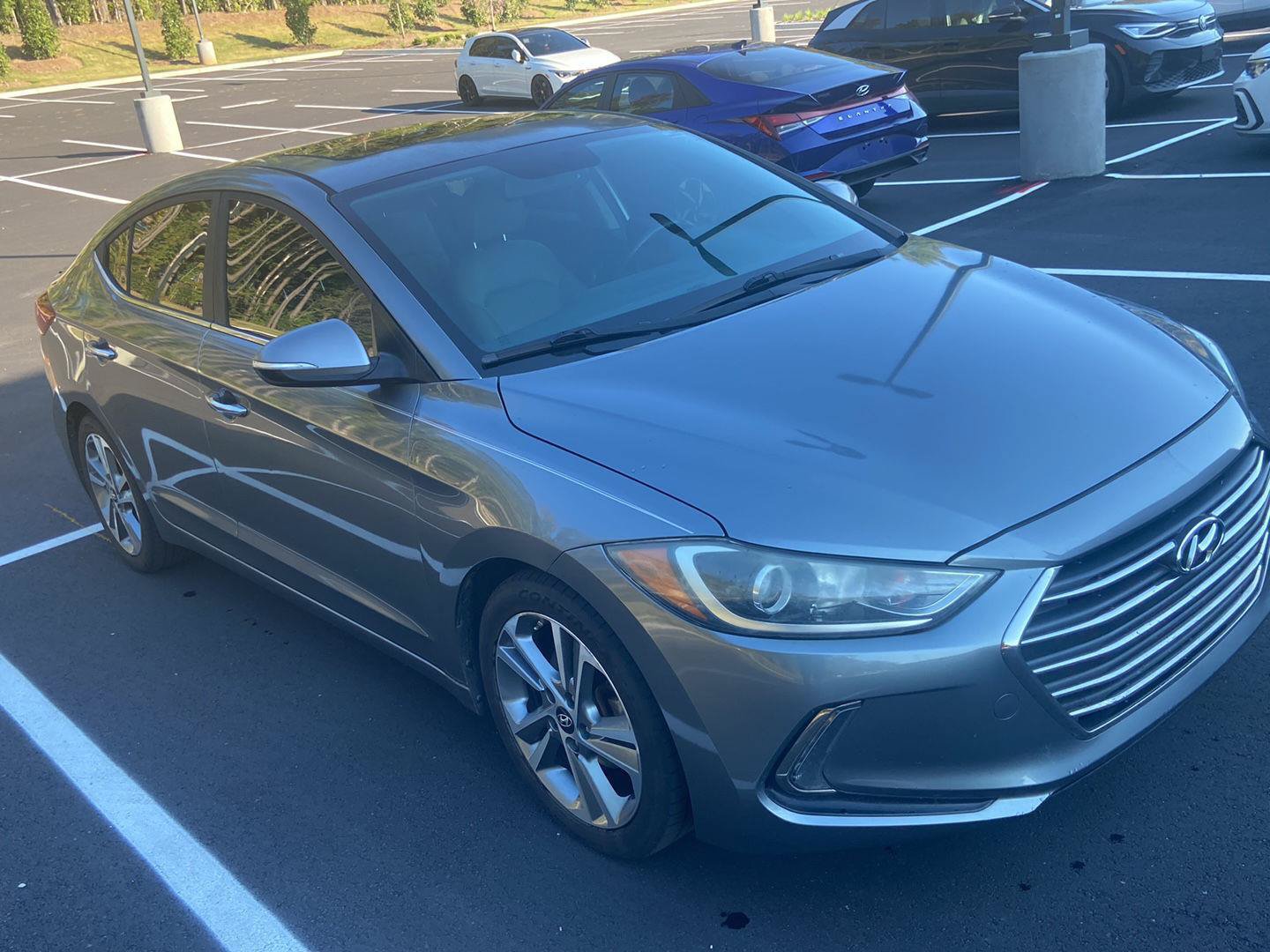 Used 2017 Hyundai Elantra Limited w/ Limited Tech Package 04 FWD image 9