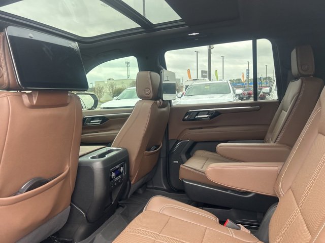 Certified 2025 Chevrolet Suburban High Country image 30