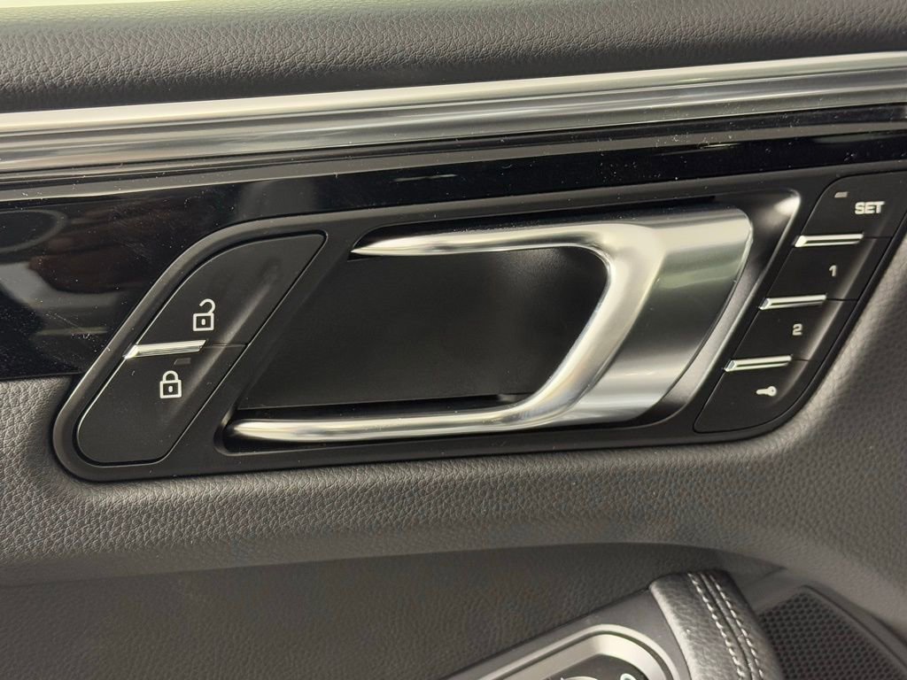 New 2026 Porsche Macan image 26