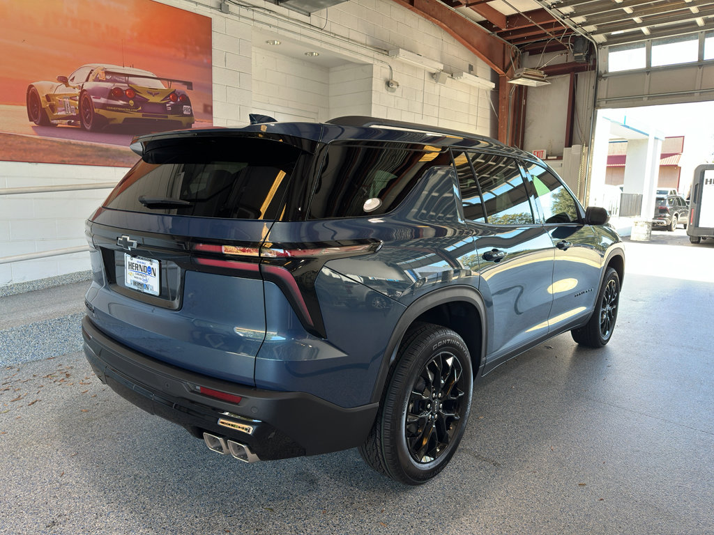 New 2026 Chevrolet Traverse LT w/ Midnight/Sport Edition image 3